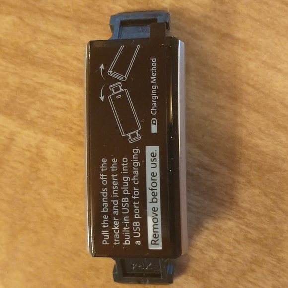 New in box fitness tracker! Pink. Monitors heart rate, sleep, calories, etc. - Picture 6 of 7